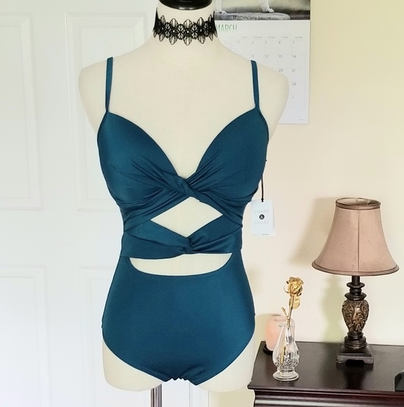 Shade & Shore Other - 💥SALE💥Shade & Shore cut-out swimsuit 34D